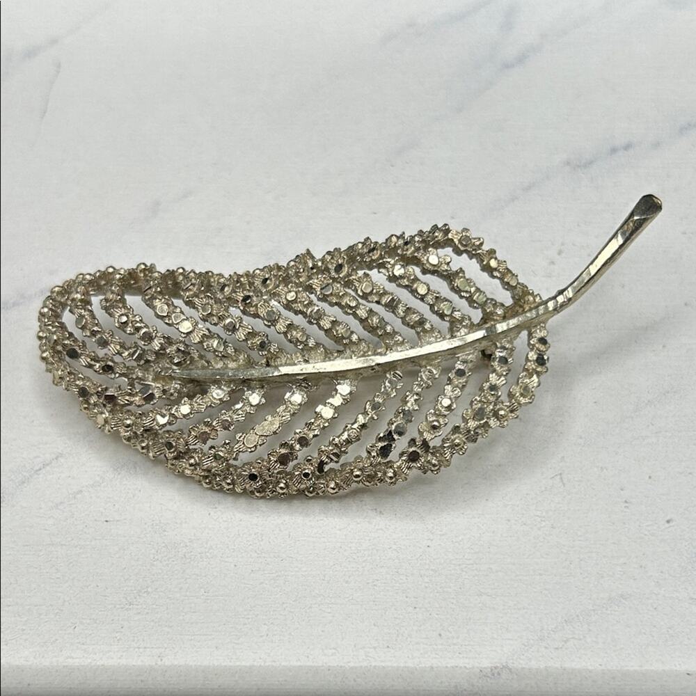 Vintage BSK Leaf Brooch #537.  2.5” x 1”